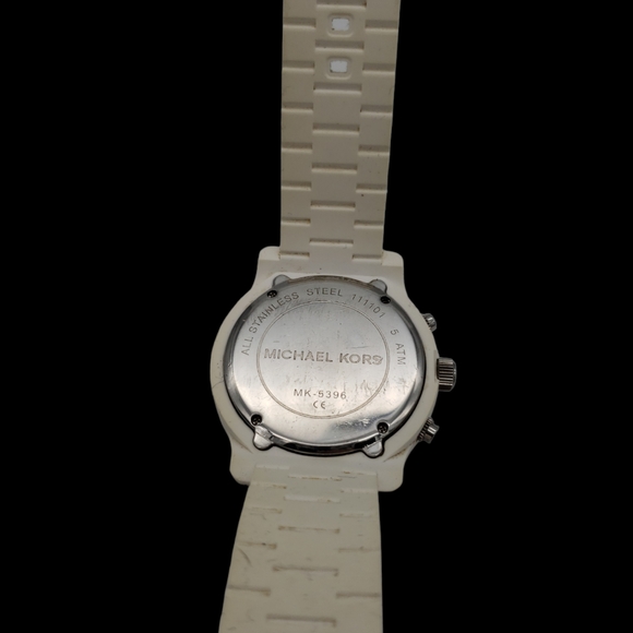 Michael Kors Crystal Baguette Watch-White Rubber Band *Flawed* - Picture 7 of 12